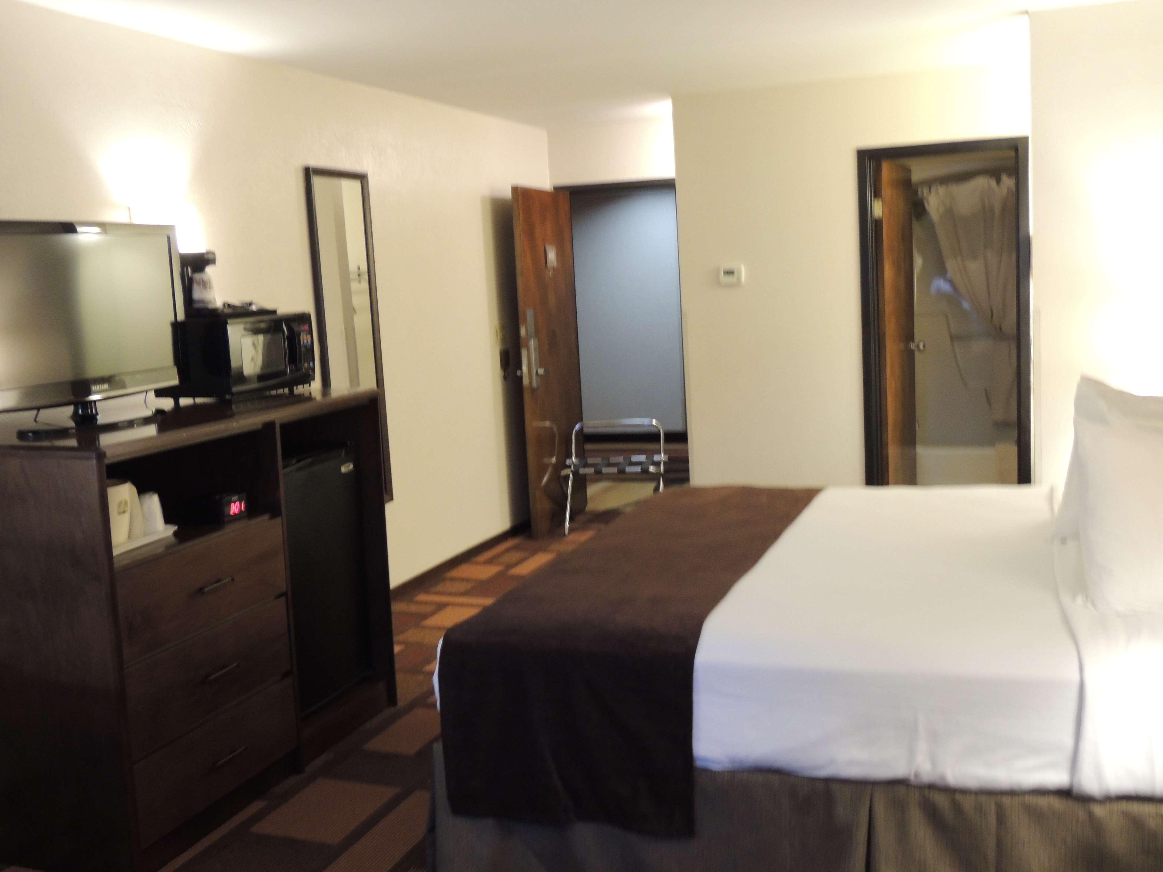Best Western Tower West Lodge Жилет Екстериор снимка