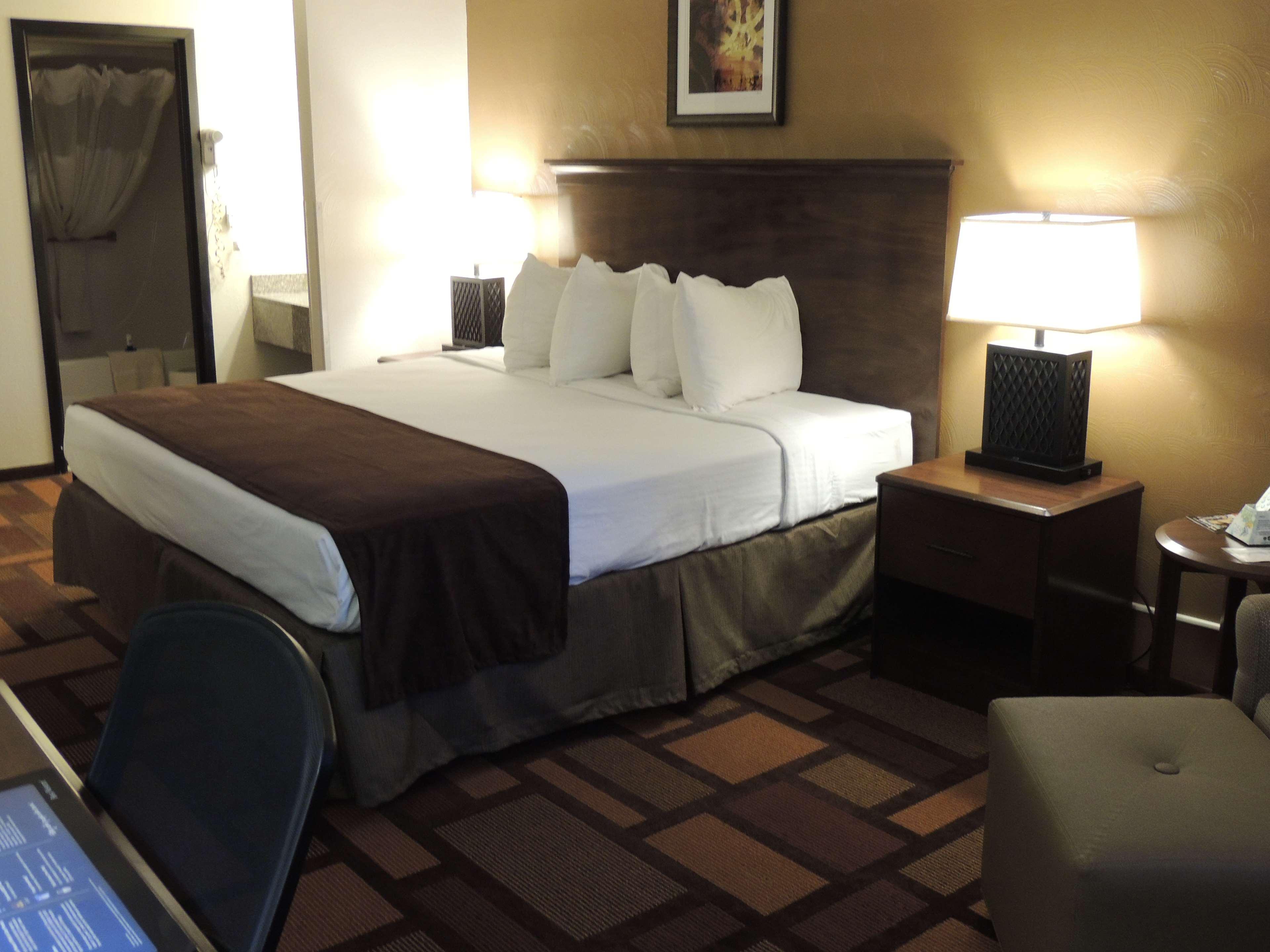 Best Western Tower West Lodge Жилет Екстериор снимка