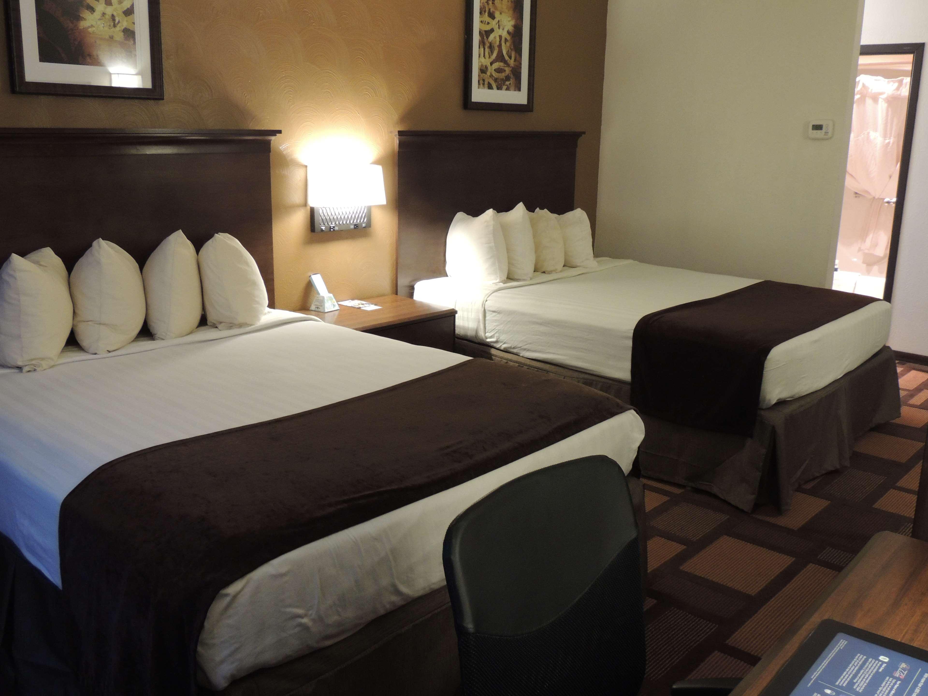 Best Western Tower West Lodge Жилет Екстериор снимка