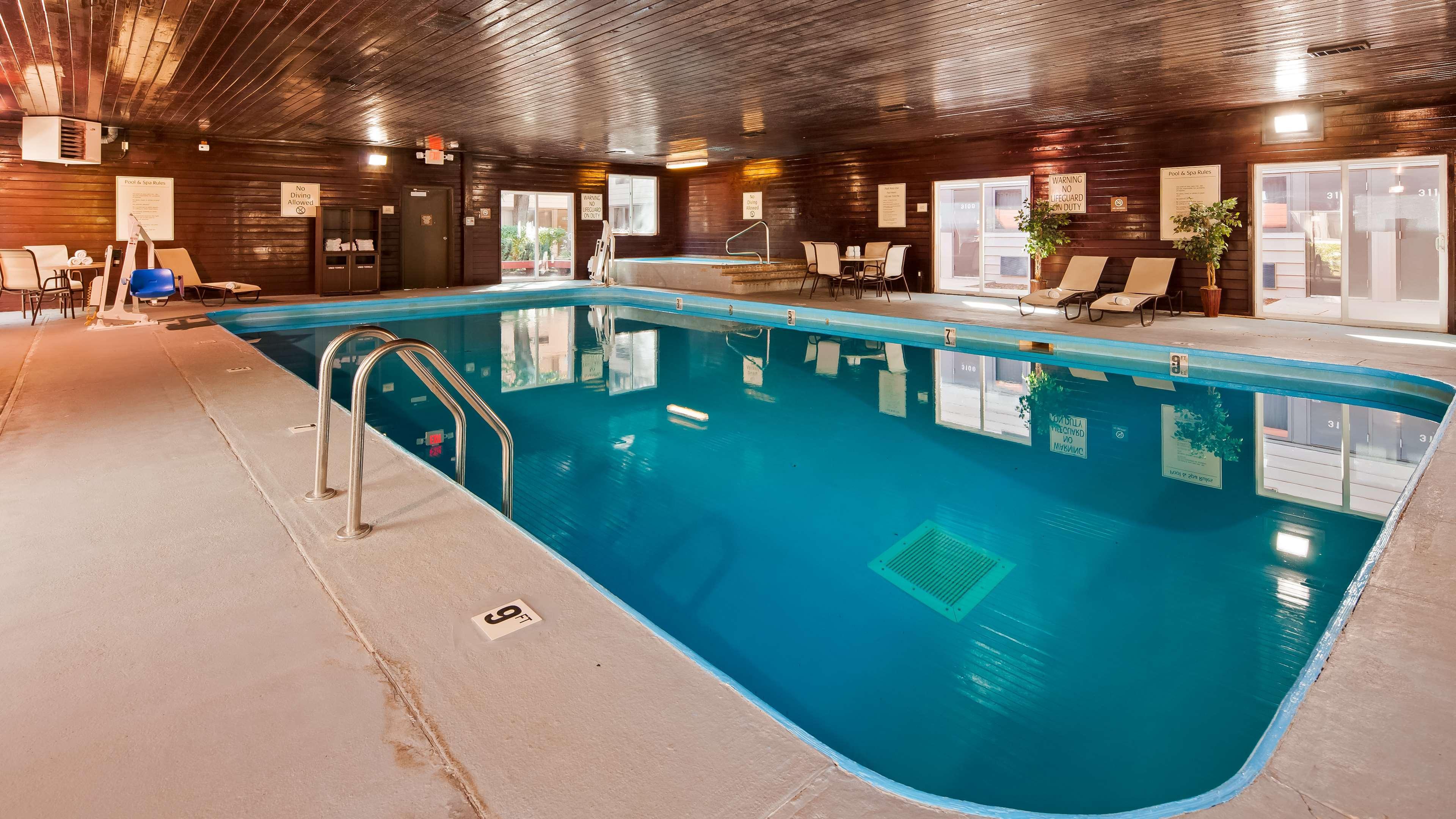 Best Western Tower West Lodge Жилет Екстериор снимка