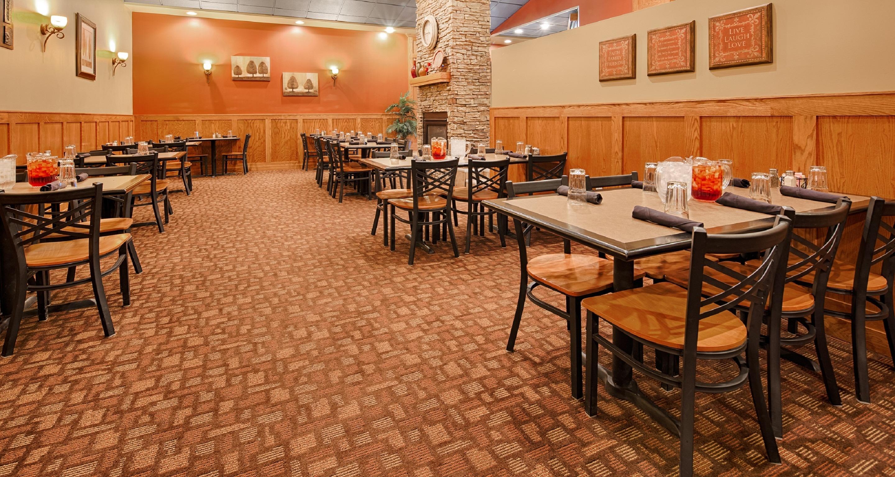Best Western Tower West Lodge Жилет Екстериор снимка