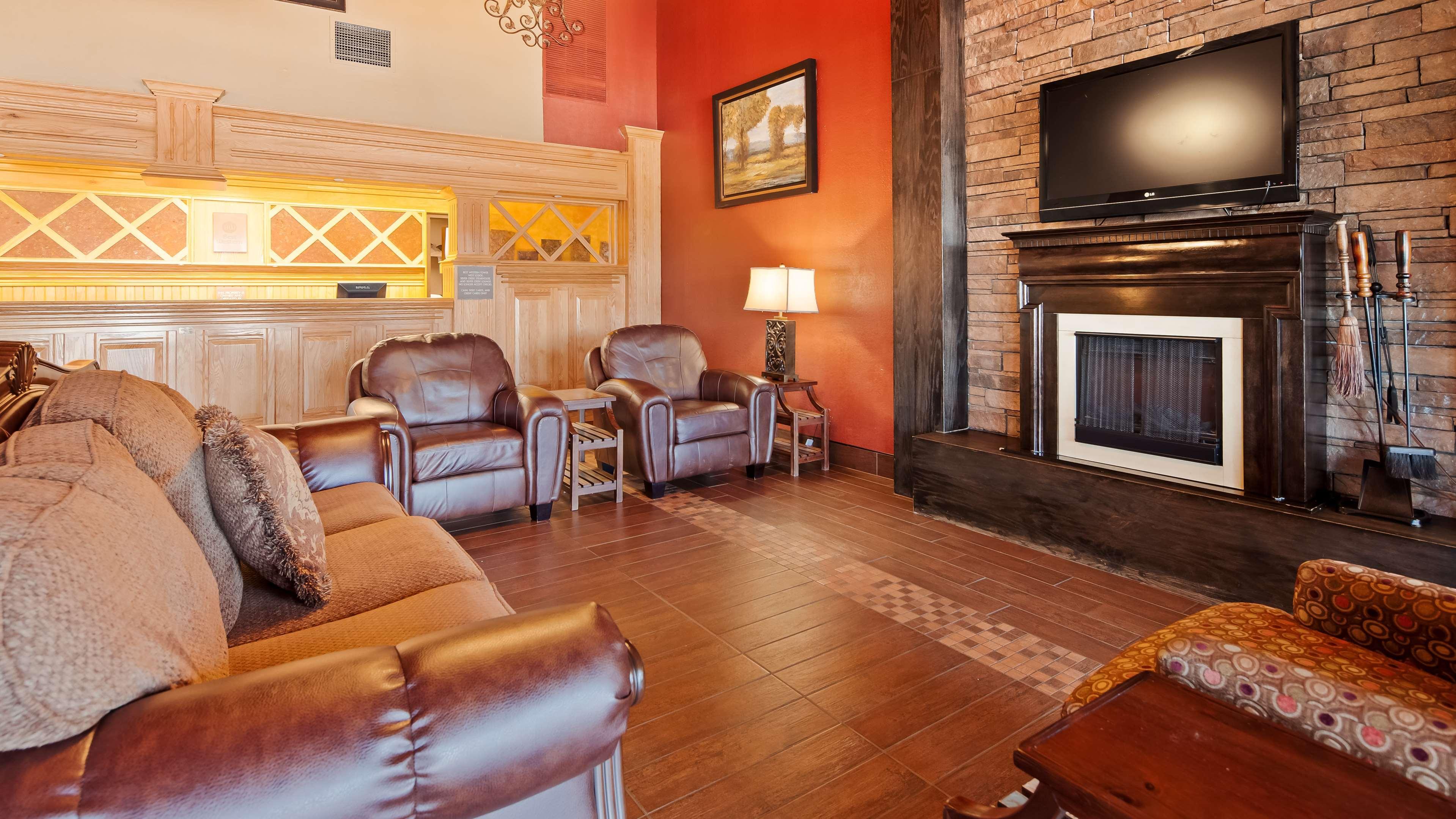Best Western Tower West Lodge Жилет Екстериор снимка