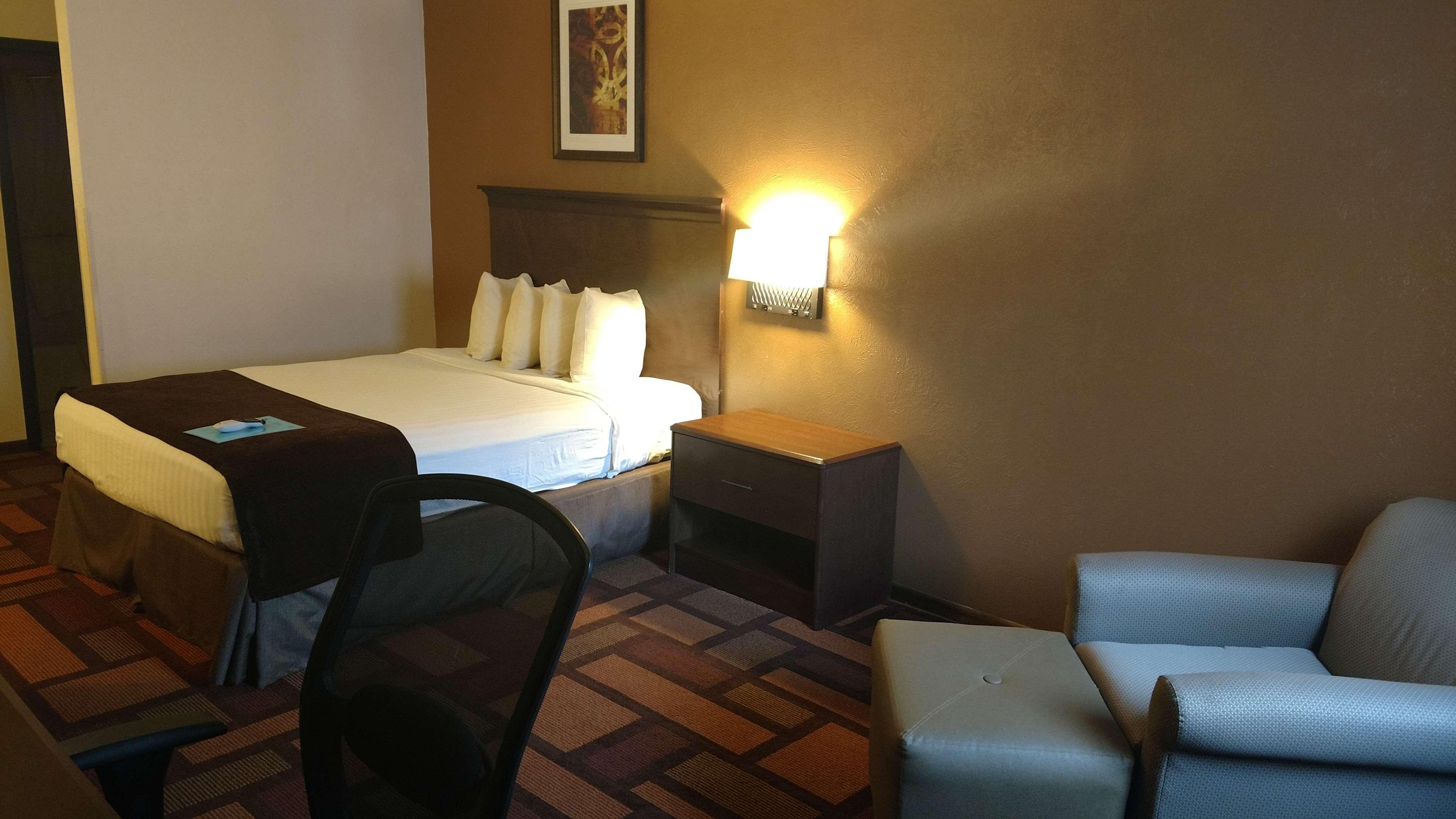 Best Western Tower West Lodge Жилет Екстериор снимка