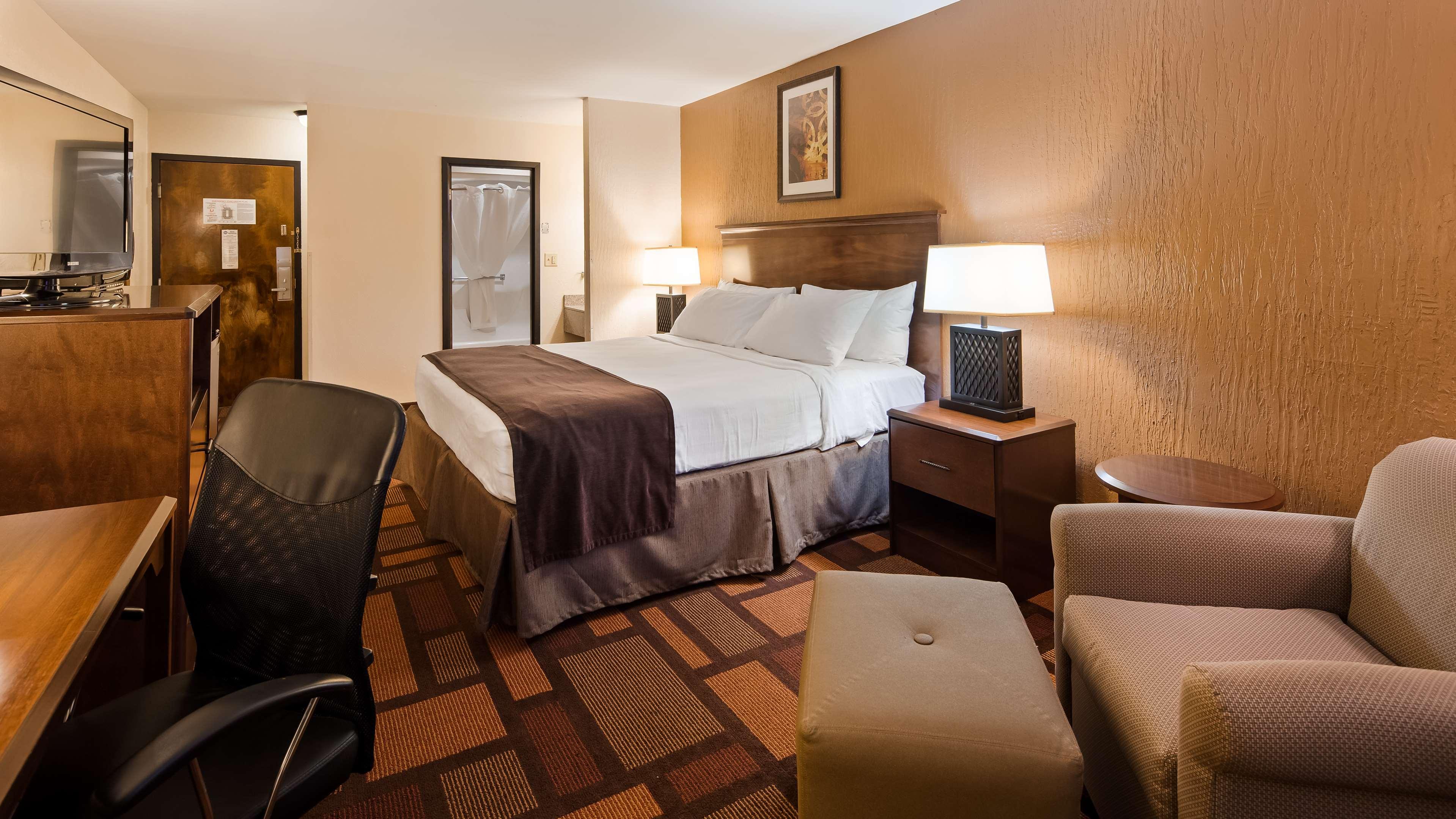 Best Western Tower West Lodge Жилет Екстериор снимка
