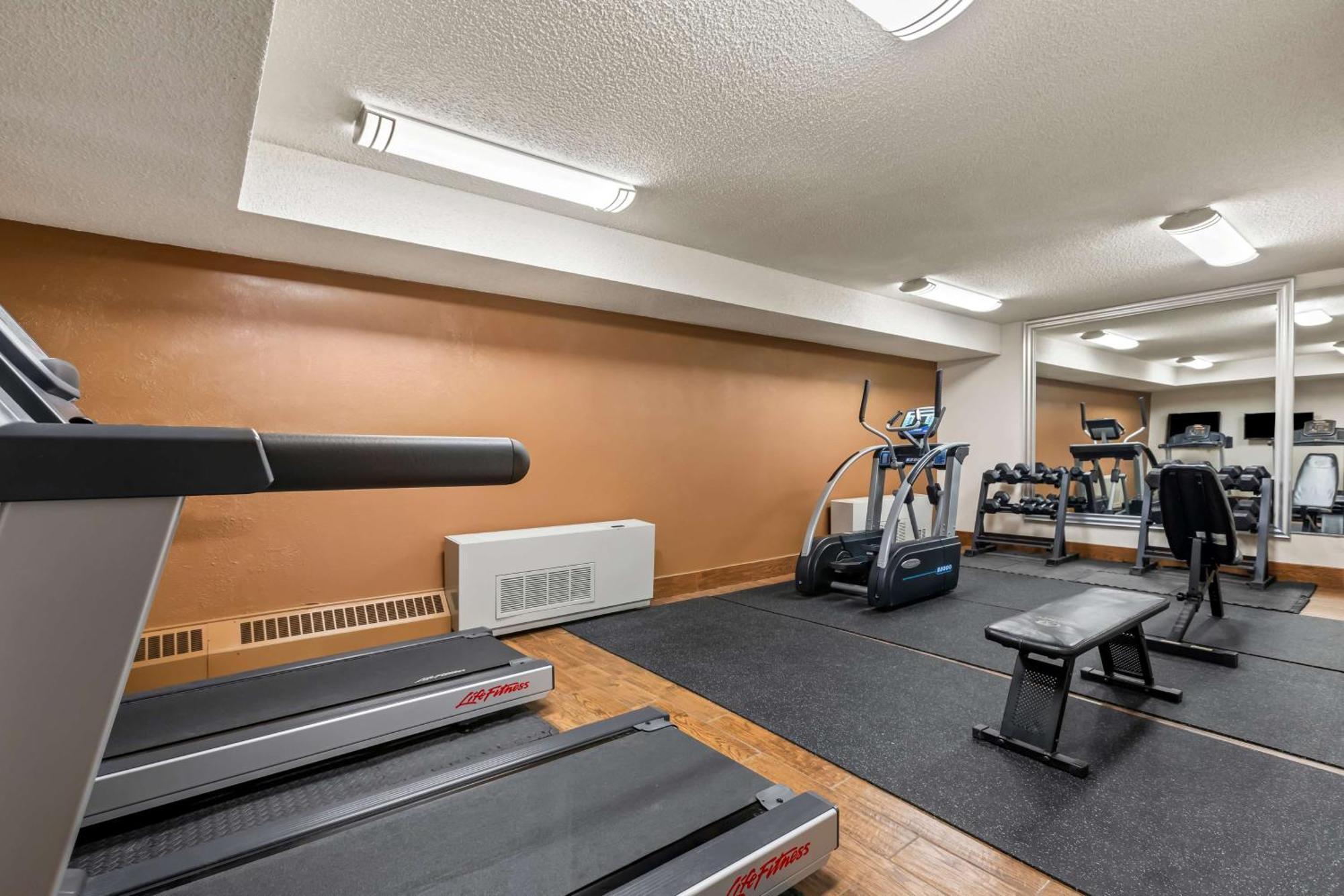 Best Western Tower West Lodge Жилет Екстериор снимка