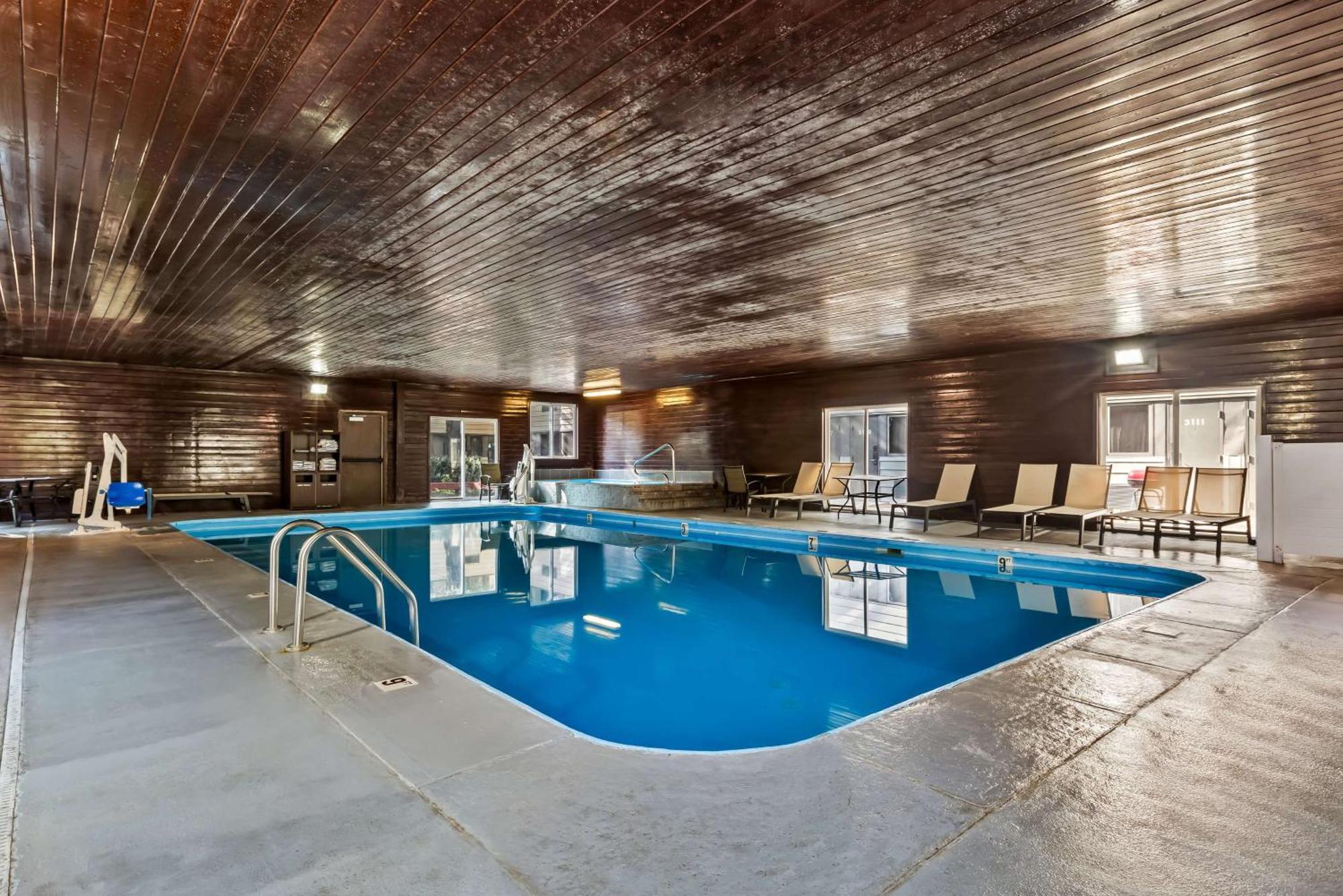Best Western Tower West Lodge Жилет Екстериор снимка
