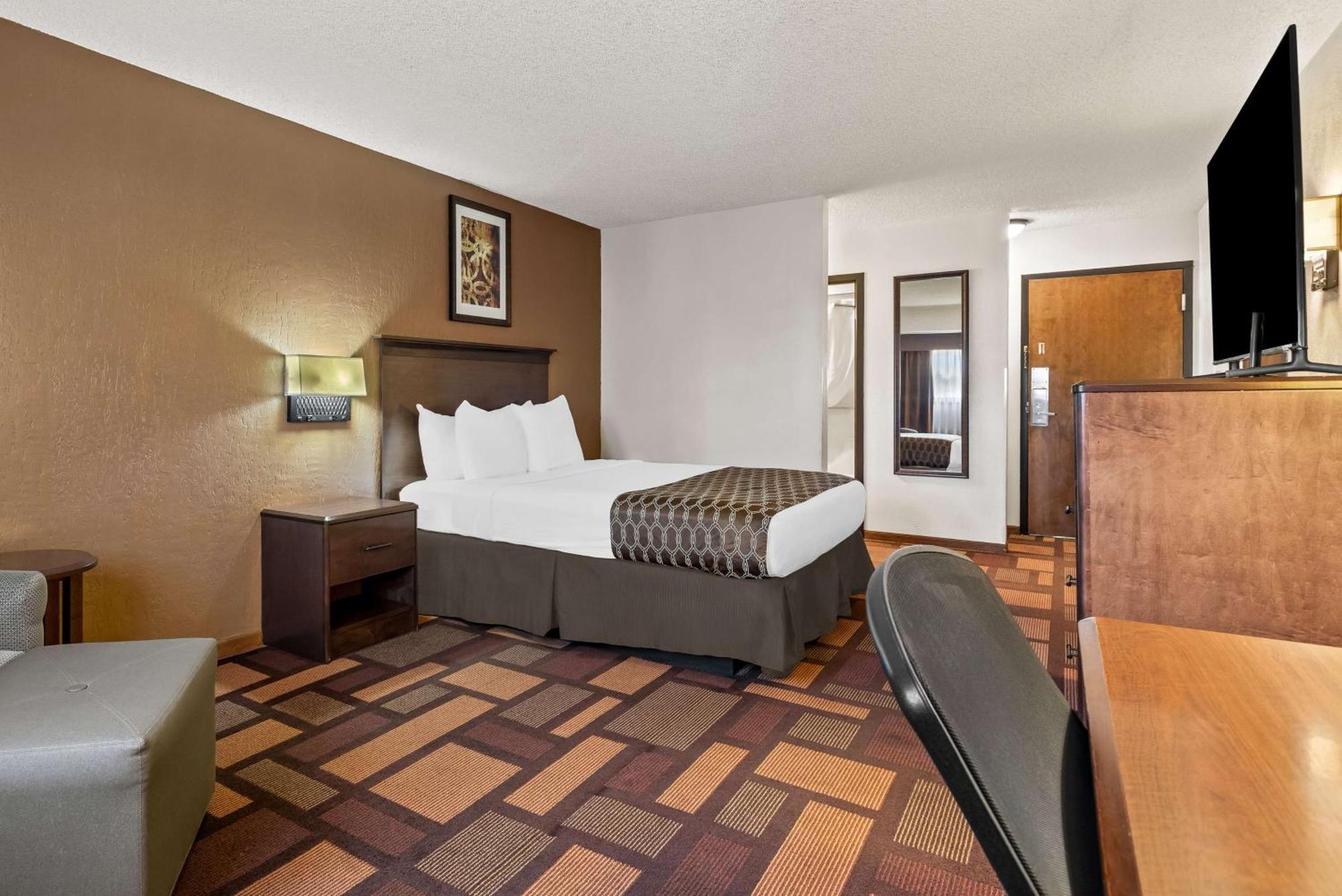 Best Western Tower West Lodge Жилет Екстериор снимка