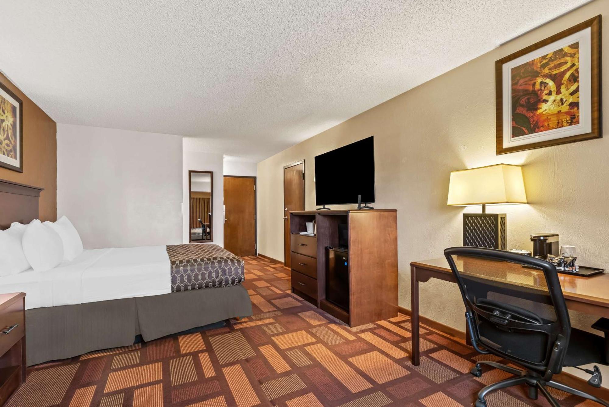 Best Western Tower West Lodge Жилет Екстериор снимка