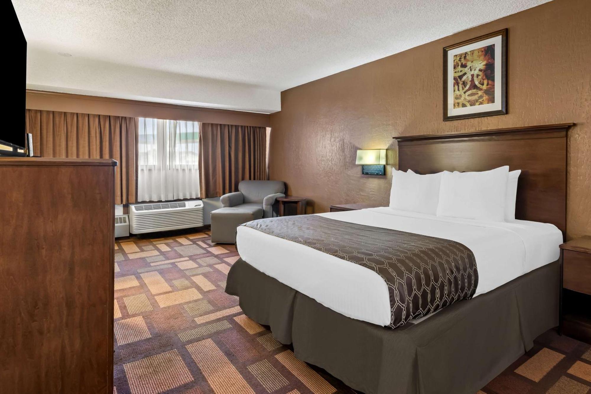 Best Western Tower West Lodge Жилет Екстериор снимка