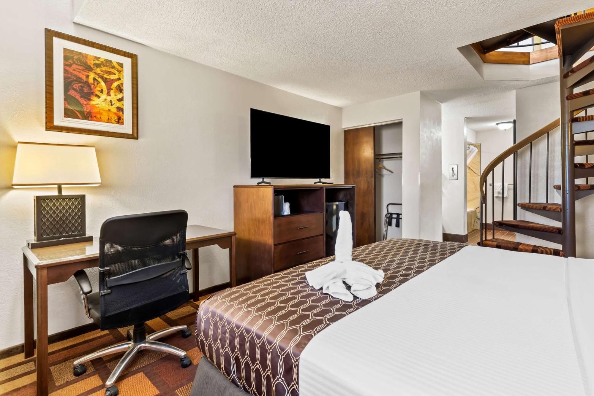 Best Western Tower West Lodge Жилет Екстериор снимка