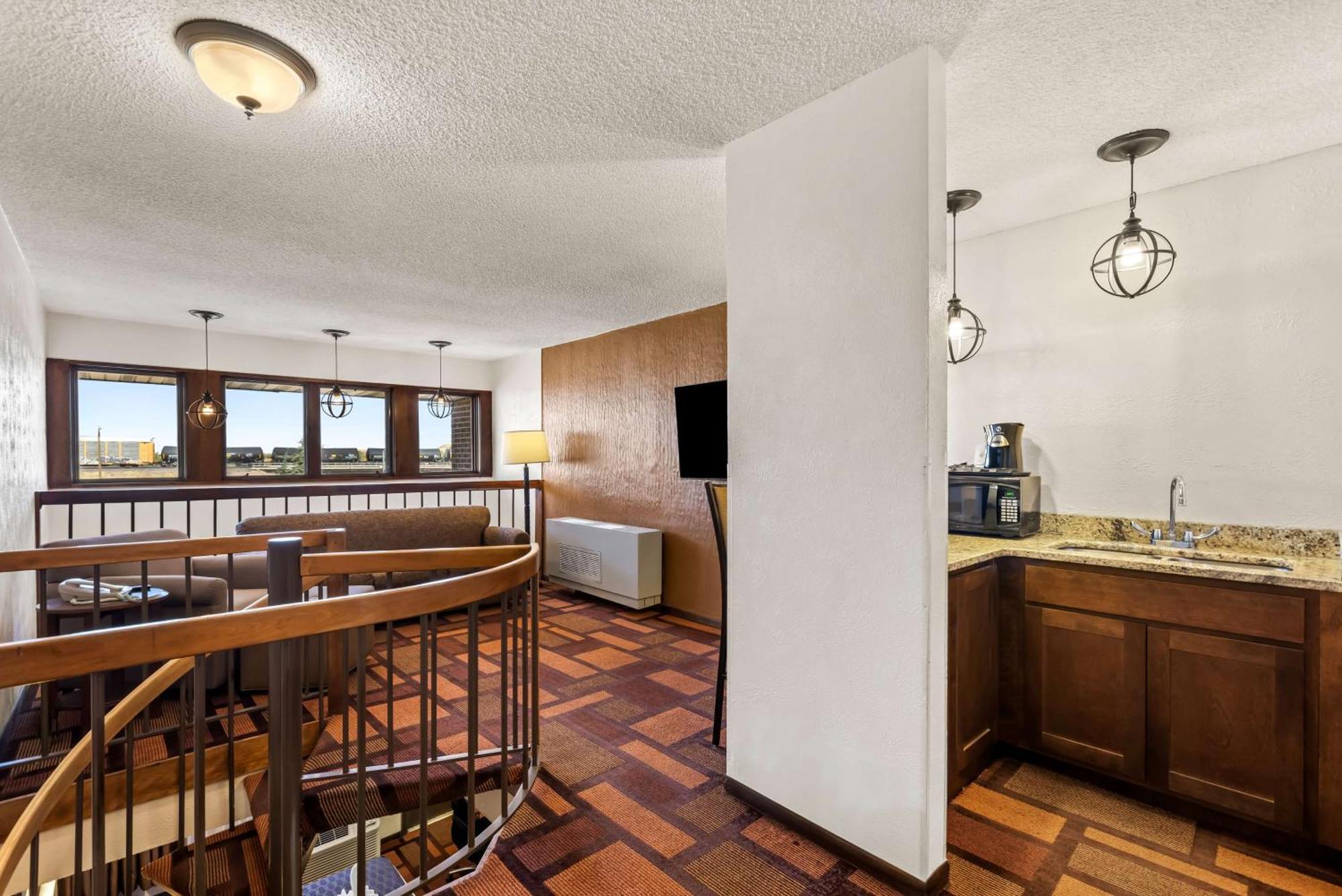 Best Western Tower West Lodge Жилет Екстериор снимка