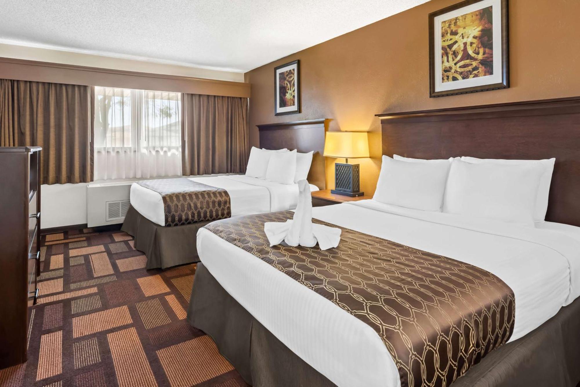 Best Western Tower West Lodge Жилет Екстериор снимка