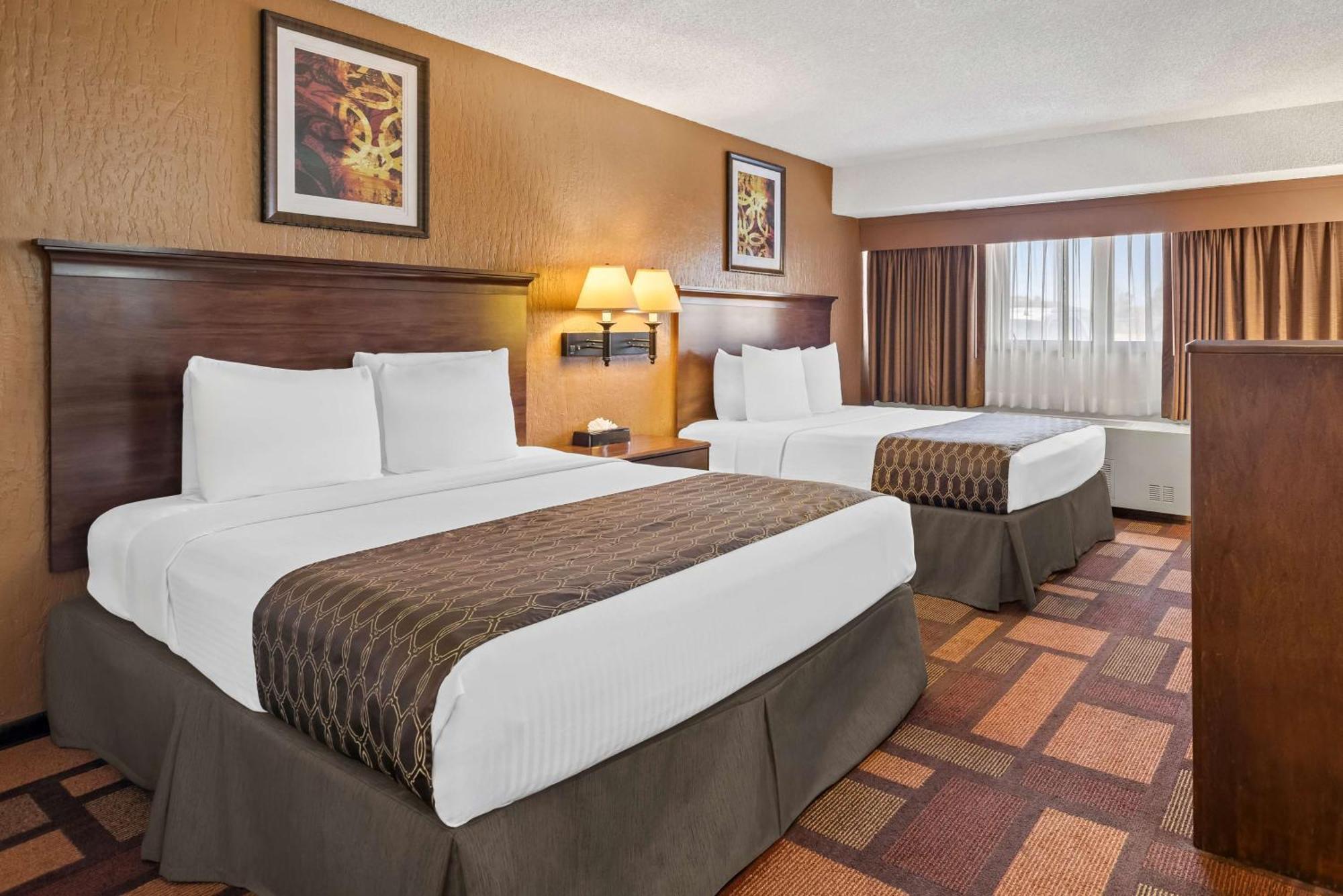 Best Western Tower West Lodge Жилет Екстериор снимка
