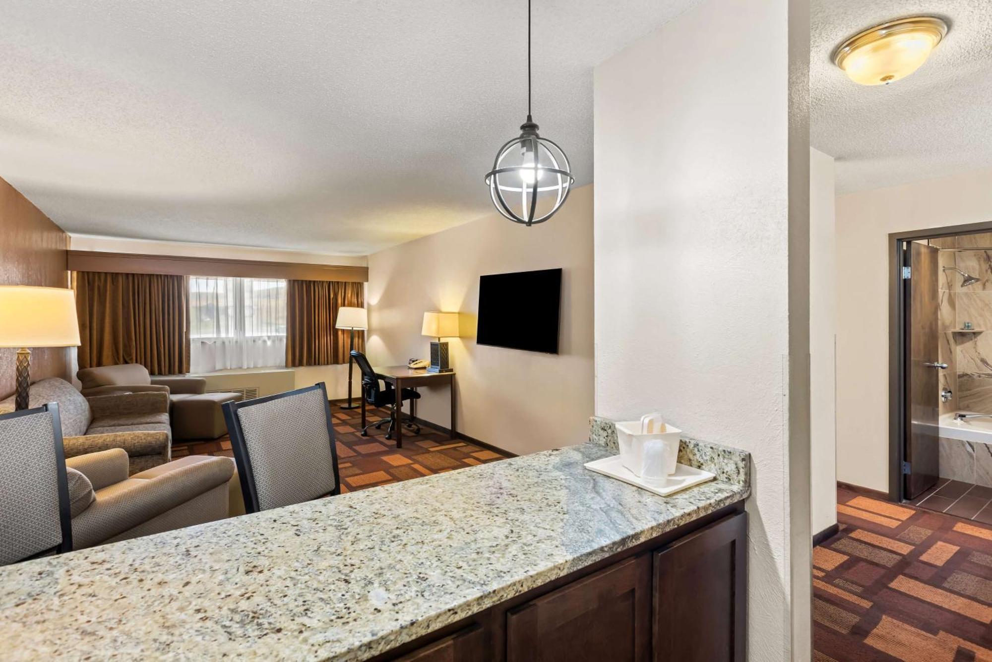 Best Western Tower West Lodge Жилет Екстериор снимка