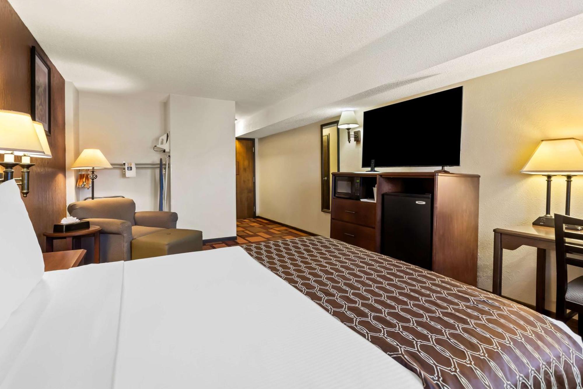 Best Western Tower West Lodge Жилет Екстериор снимка