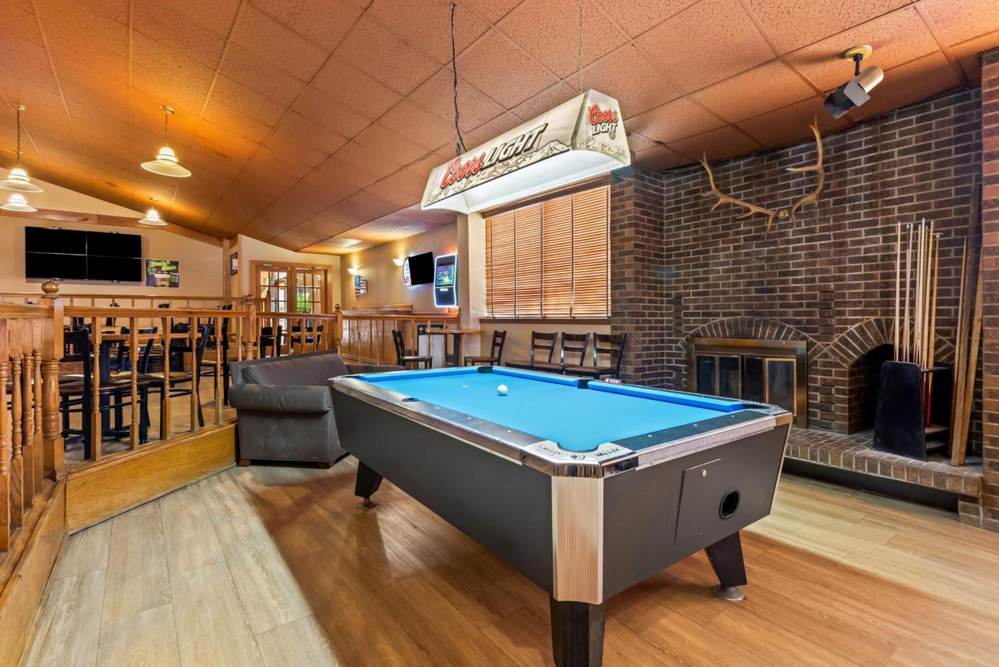 Best Western Tower West Lodge Жилет Екстериор снимка